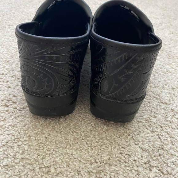 Women's Dansko Clogs - Size 9.5-10 Wide (Size 40) - Picture 4 of 9